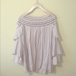 Absolutely gorgeous top with the best details